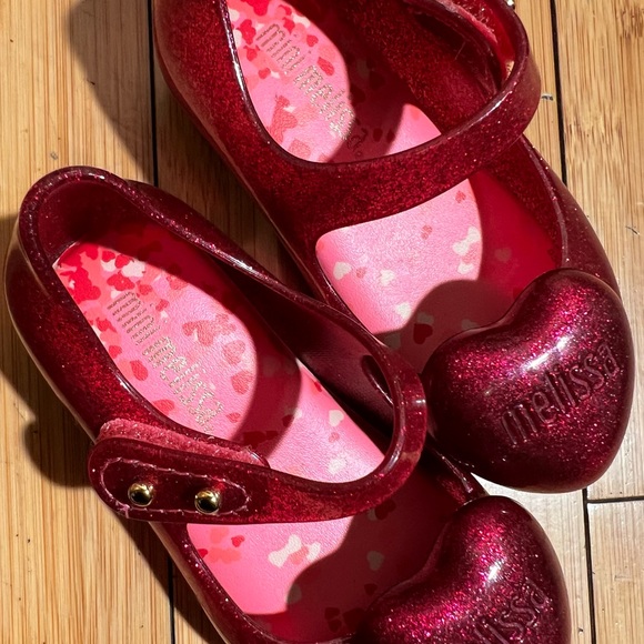 Mini Melissa Glittery Red Heart Shoes - Picture 3 of 12